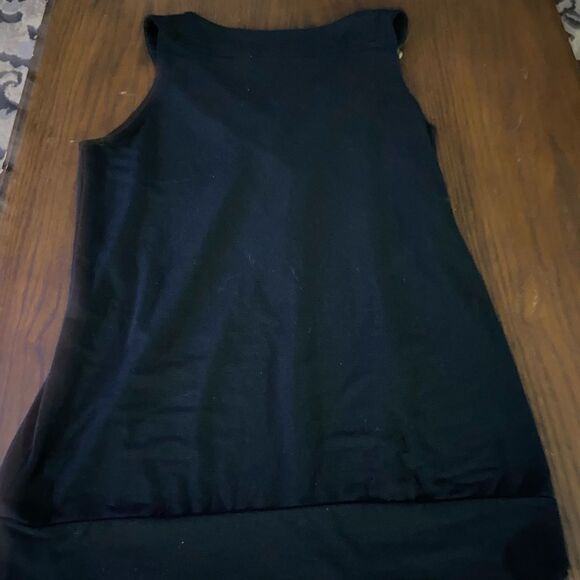 Woman’s v neck embellished top - Picture 4 of 4
